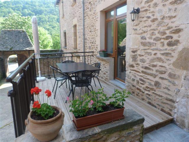 gite Oustal Belcastel  Esterno foto